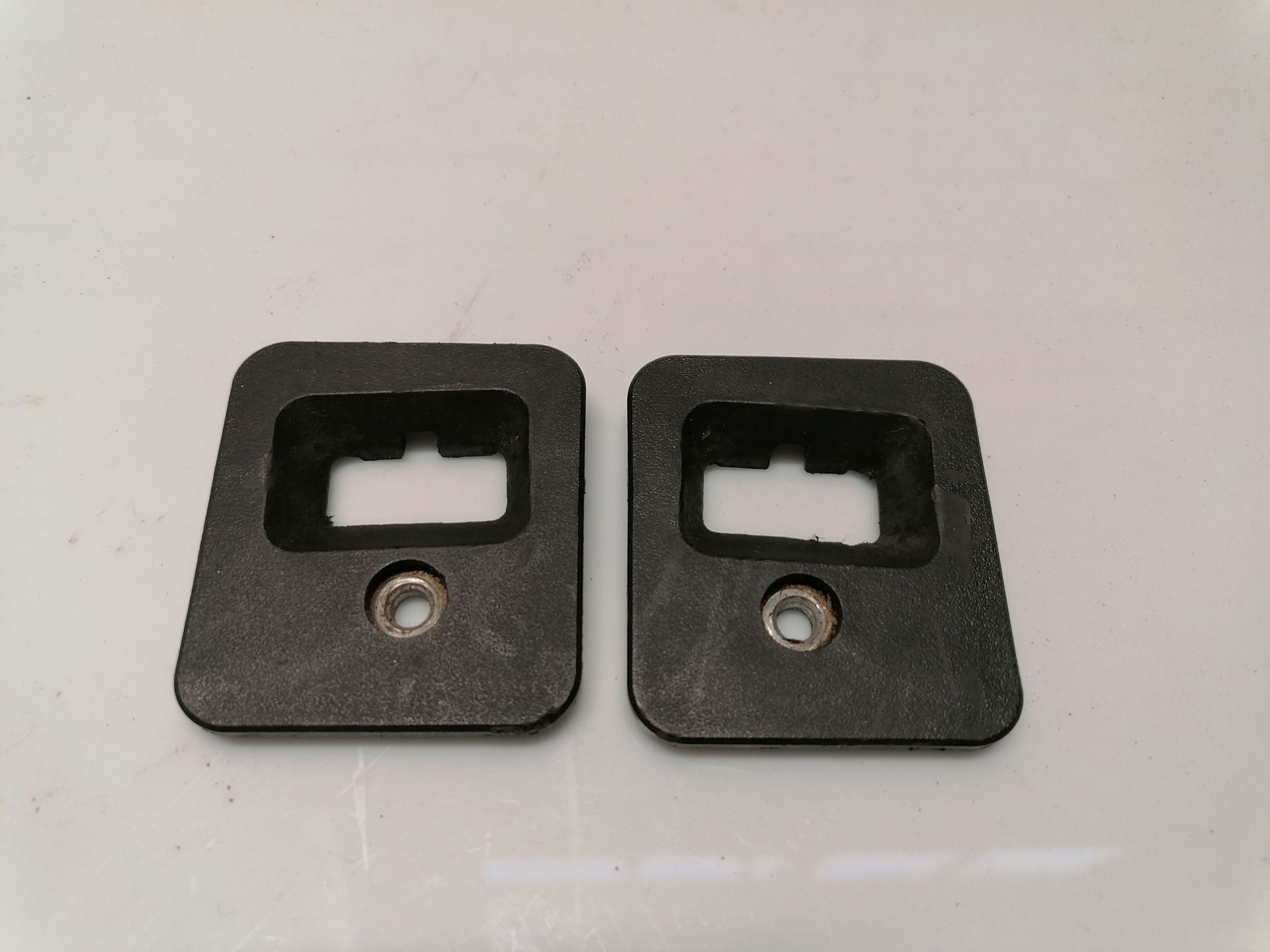 1296901130 - Roof Lock Cover Pair | 196