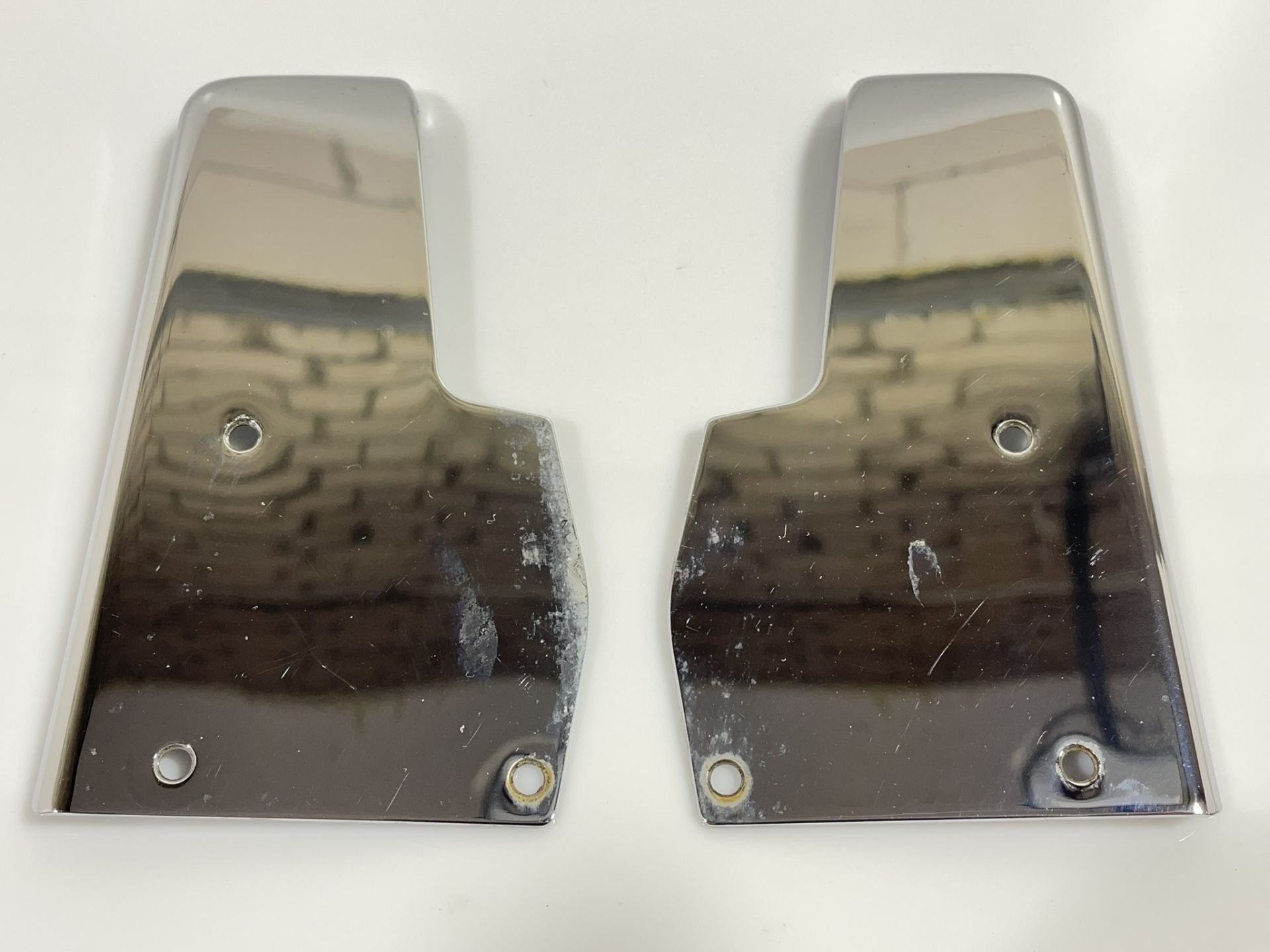 1297280421 Door panel chrome trim 603