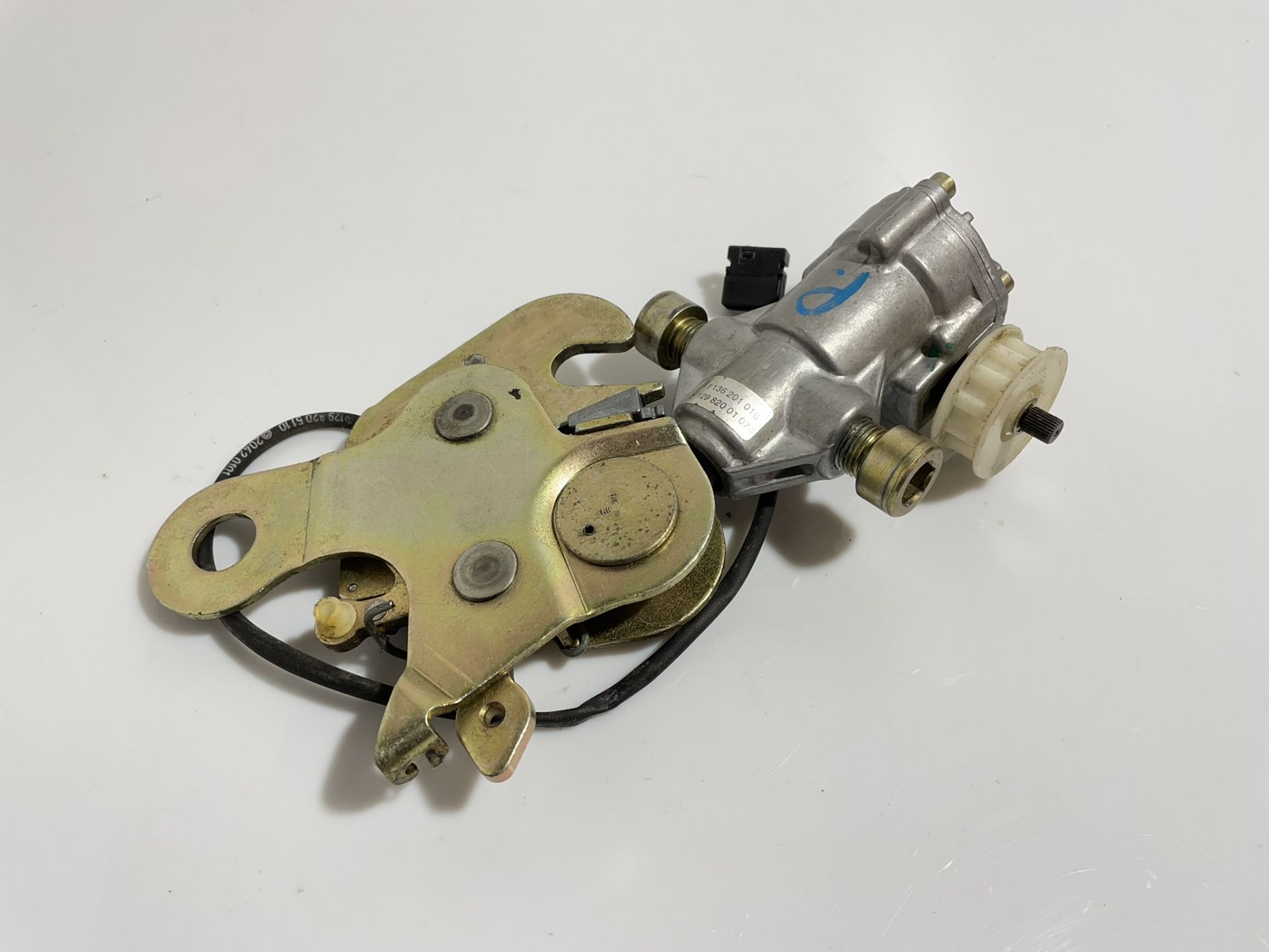 1298200107 Left seat recline mechanism right side 328