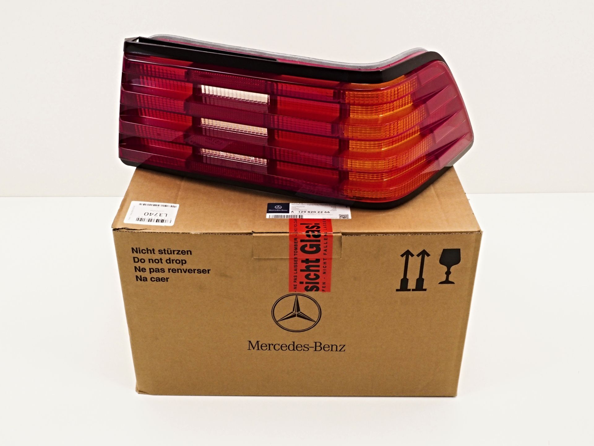 1298202266 - Right taillight lens | 3570