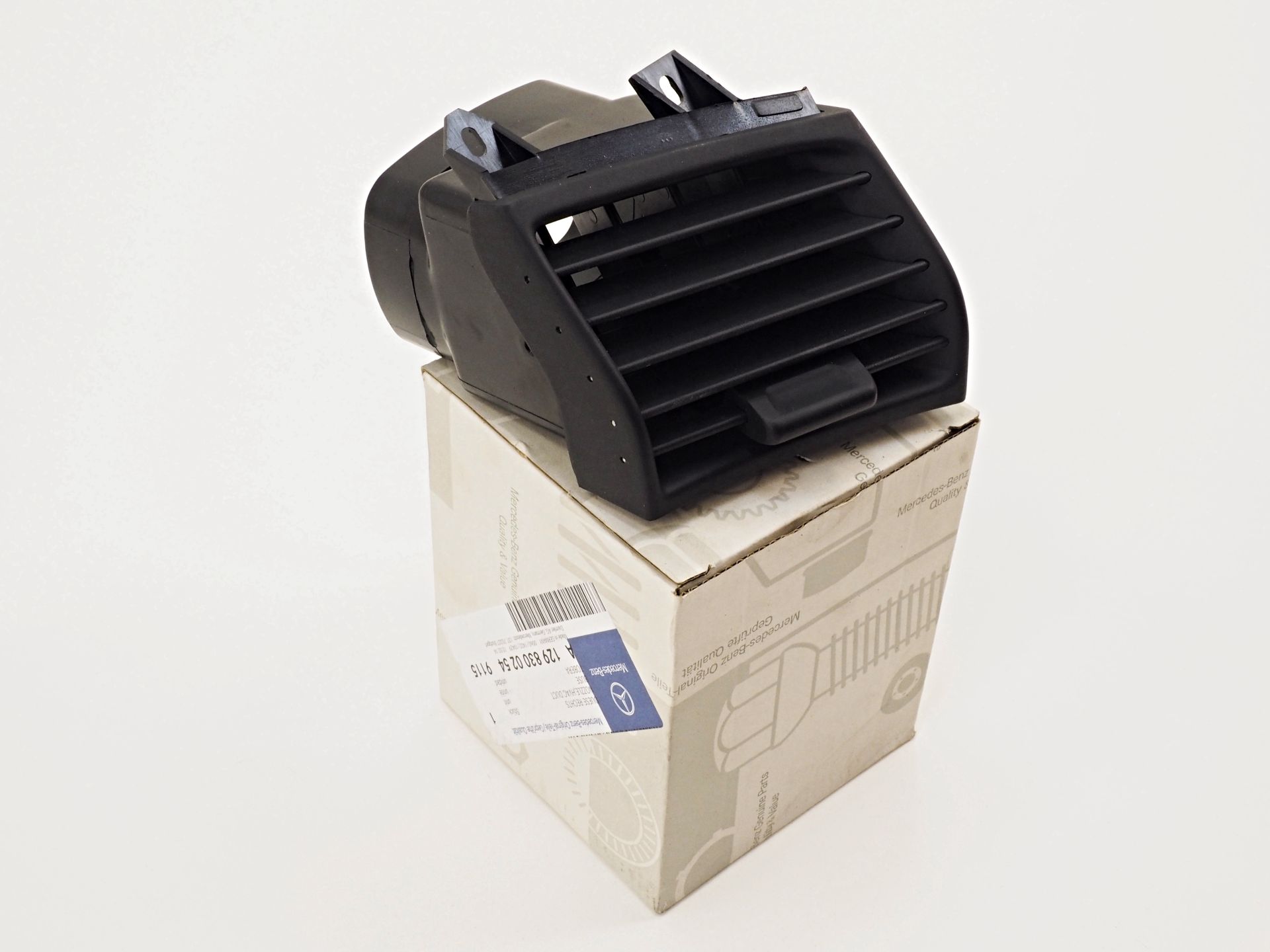 メルフジ　 1298300254 - Air vent grill dash - Right | 3480