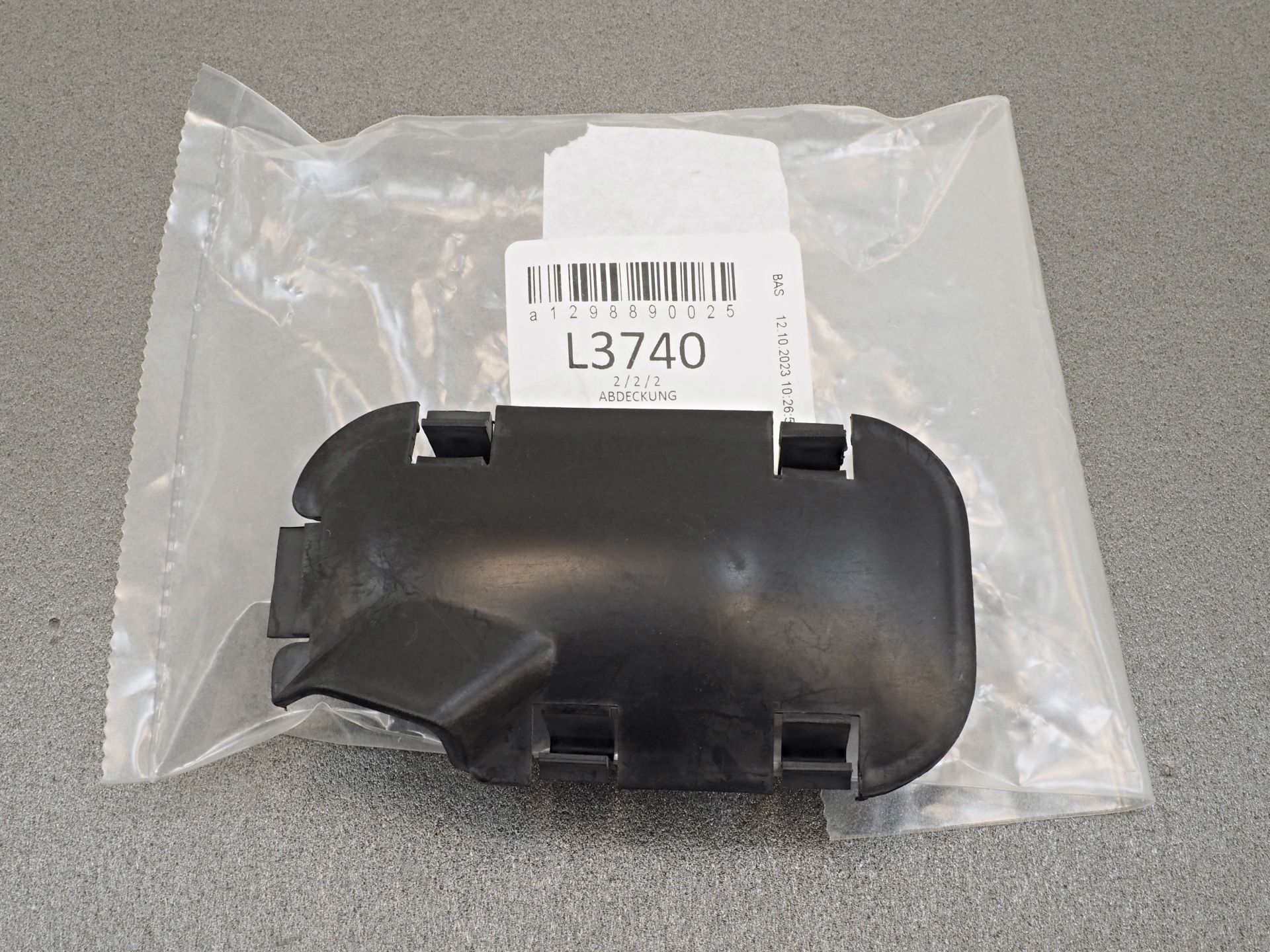 1298890025 Hood plastic cover right side 2336