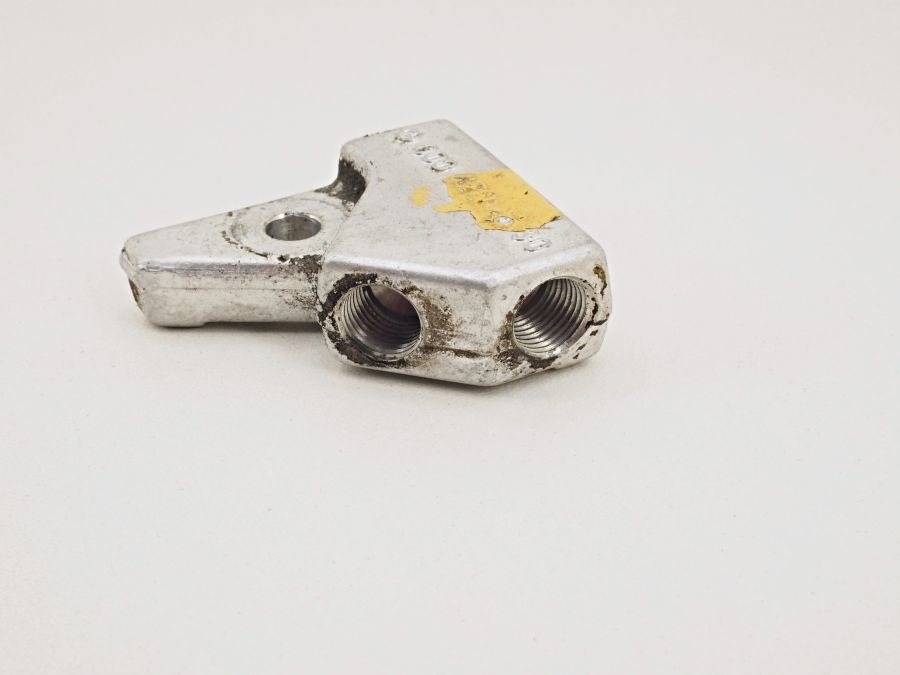 0004282630 | Mercedes 500SL | R129 Brake system distribution block