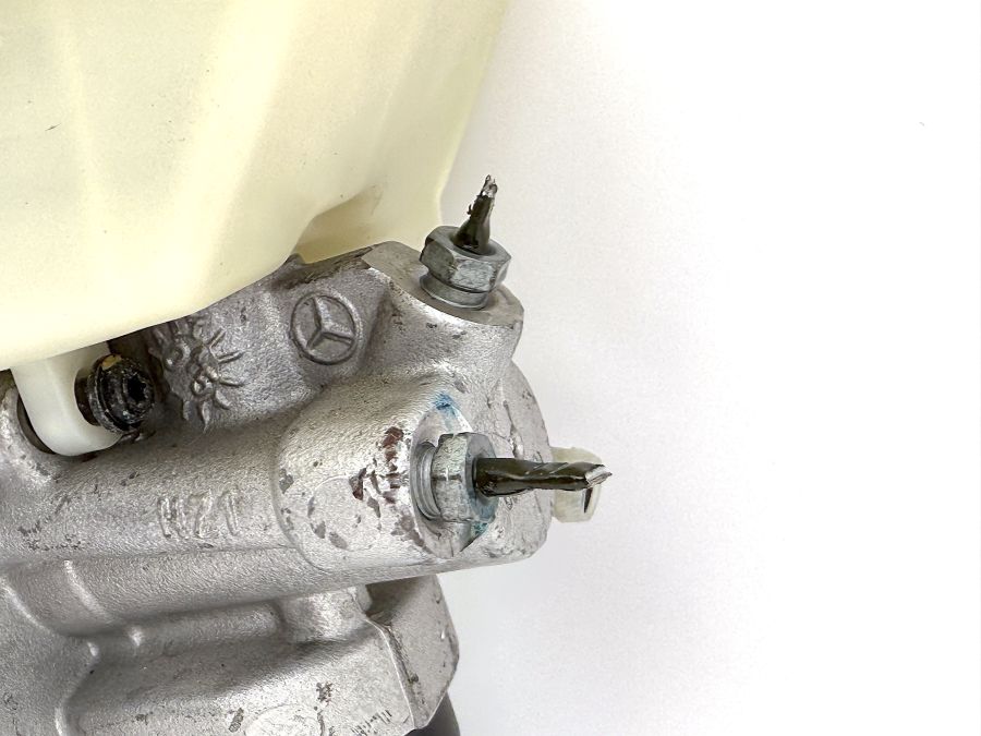 0004300112 2304300302 0204221045 | Mercedes SL55 | R230 Power brake booster