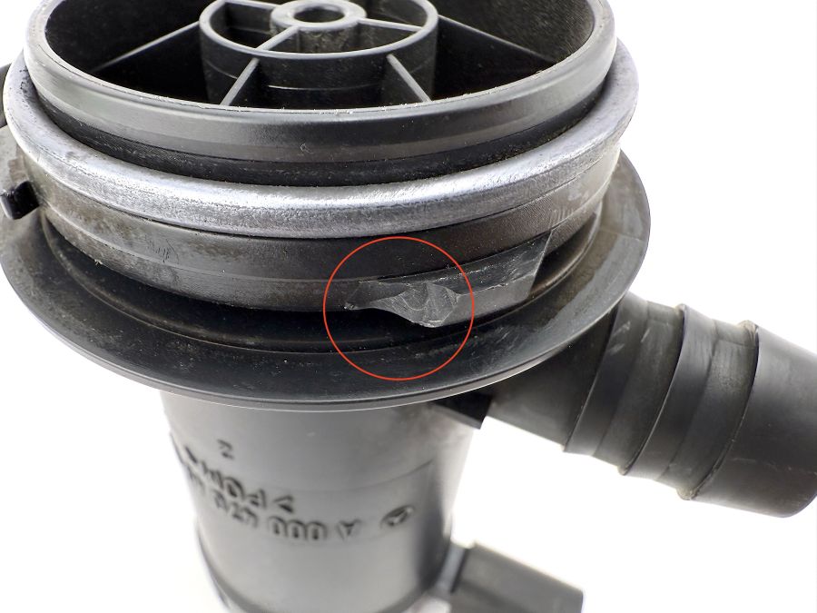 0004704993 | Mercedes SL55 | R230 Fuel evaporator filter valve 0004704993 | Mercedes SL55 | R230 Fuel evaporator filter valve
