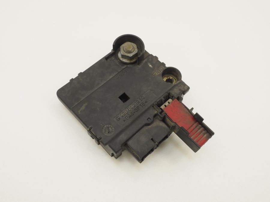 0005401950 | Mercedes S500 | W220 Trunk battery fuse