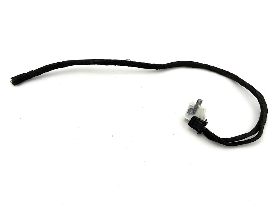 0005454430 0365451128 1298001248 | Mercedes SL500 | R129 Wiring connector for central locking pump 0005454430 0365451128 1298001248 | Mercedes SL500 | R129 Wiring connector for central locking pump