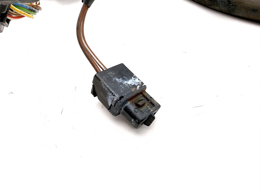 0005456083 0125458828 0005452930 | Mercedes 300SL-24 | R129 Left door wiring connectors