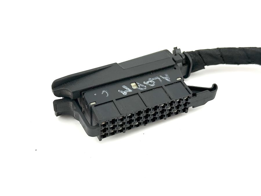 0005456283 | Mercedes SL500 | R129 Alarm module wiring connector 0005456283 | Mercedes SL500 | R129 Alarm module wiring connector
