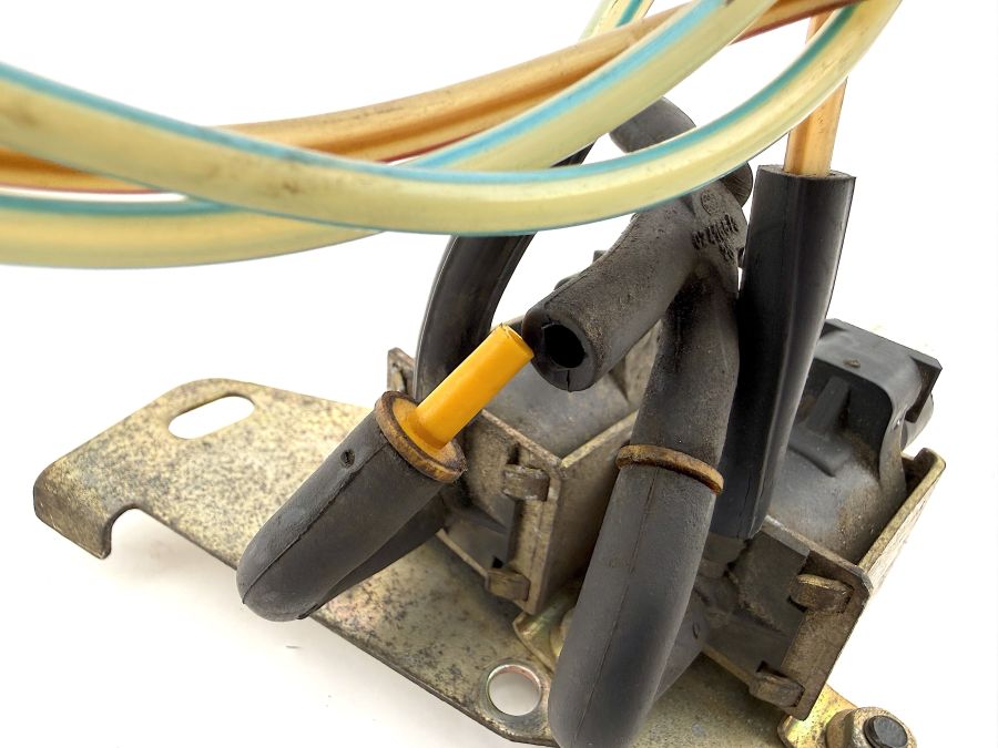 0015407097 | Mercedes 300SL-24 | R129 Vacuum valve solenoid