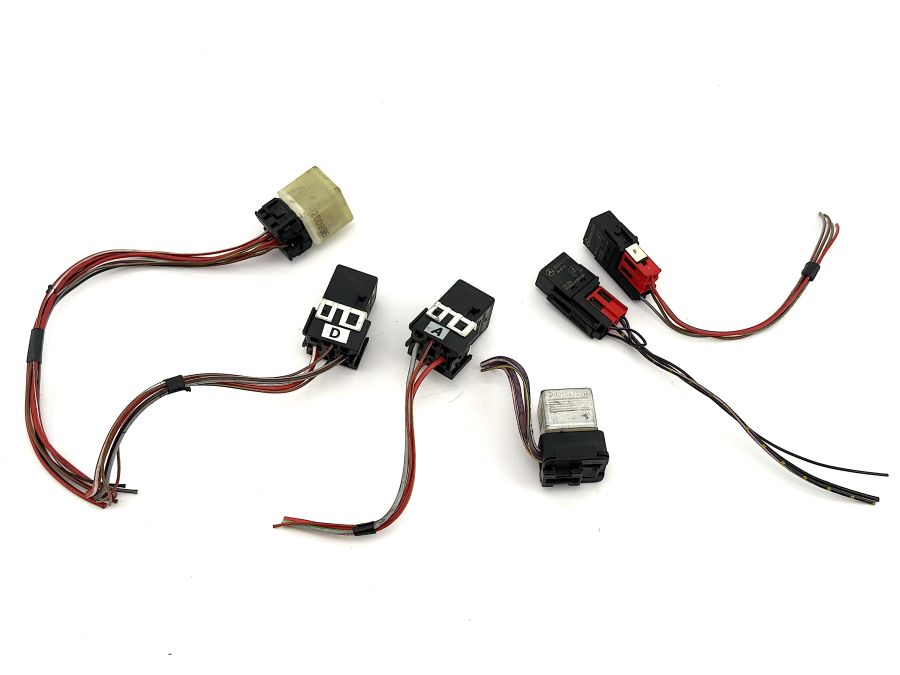 0015427819 0015420219 0025421319 | Mercedes SL500 | R129 Front fuse box relays