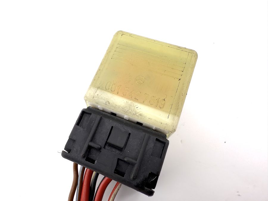 0015427819 0015420219 0025421319 | Mercedes SL500 | R129 Front fuse box relays