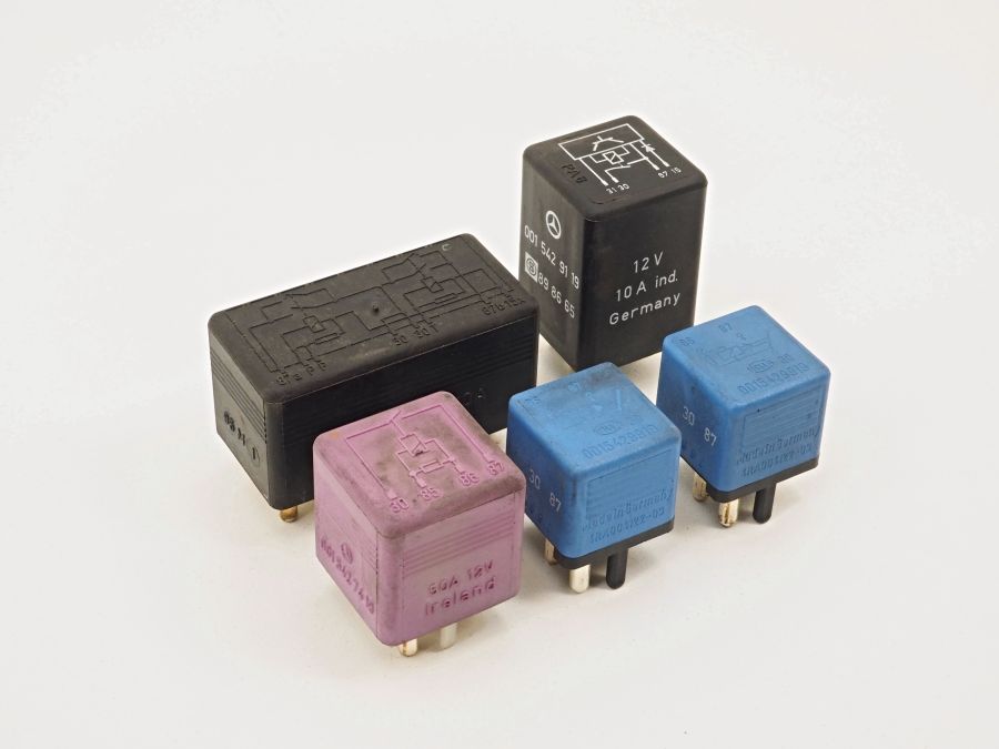 0015428219 0015429119 0015427419 | Mercedes S350 | W140 Fuse box relays 0015428219 0015429119 0015427419 | Mercedes S350 | W140 Fuse box relays