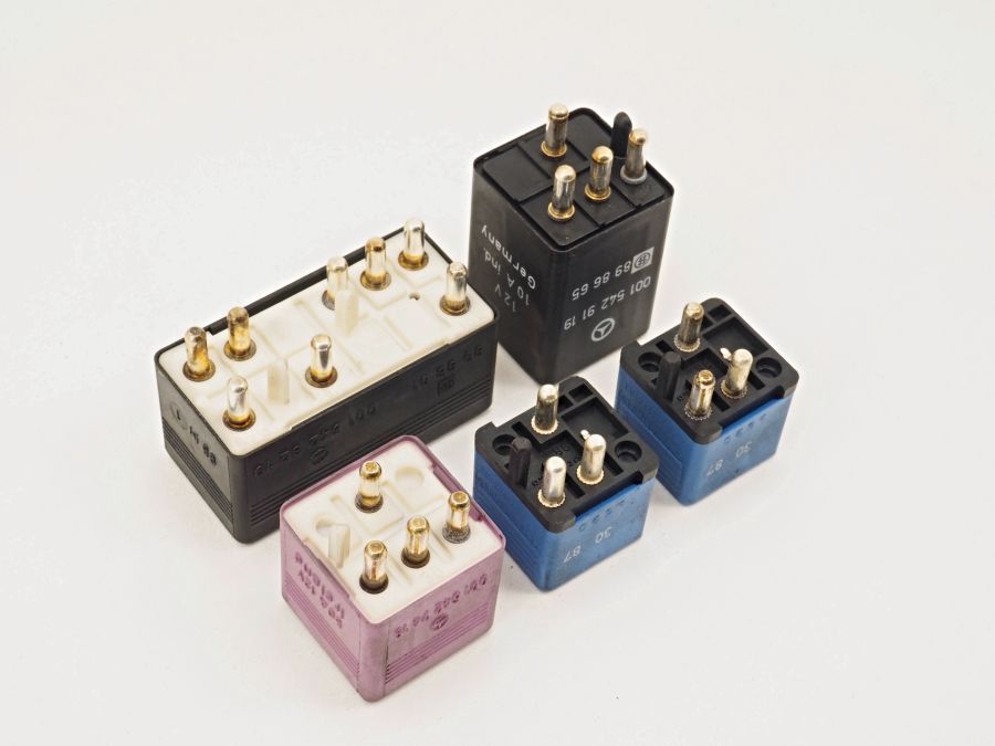 0015428219 0015429119 0015427419 | Mercedes S350 | W140 Fuse box relays 0015428219 0015429119 0015427419 | Mercedes S350 | W140 Fuse box relays