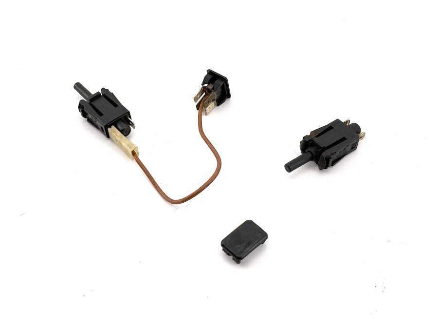 0015458714 0008210038 0015465941 | Mercedes 300SL-24 | R129 Door contact switches