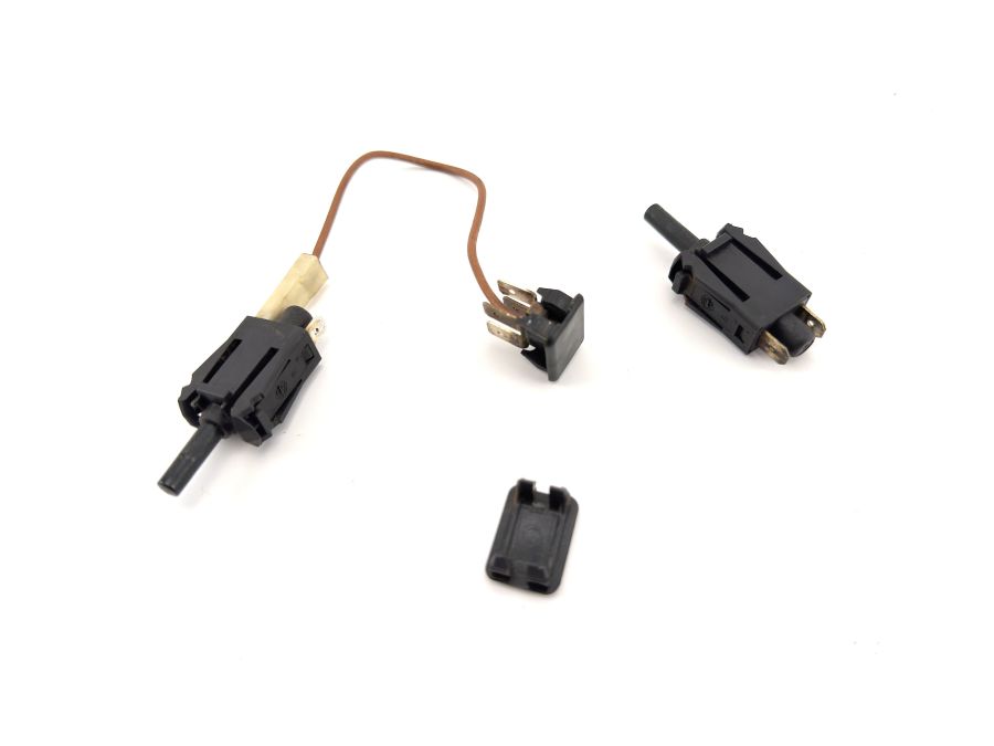 0015458714 0008210038 0015465941 | Mercedes 300SL-24 | R129 Door contact switches