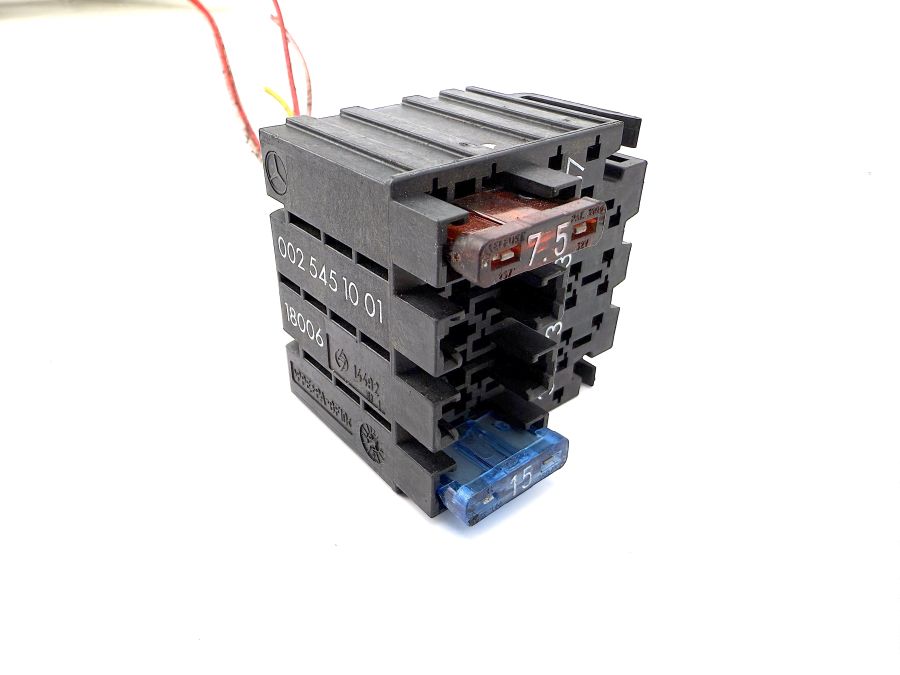 0015459401 0025450901 0025451001 | Mercedes SL500 | R129 Front fuse box wiring connectors
