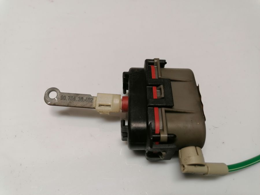 0018001075 9070436402 | Mercedes 500SL | R129 Vacuum Actuator