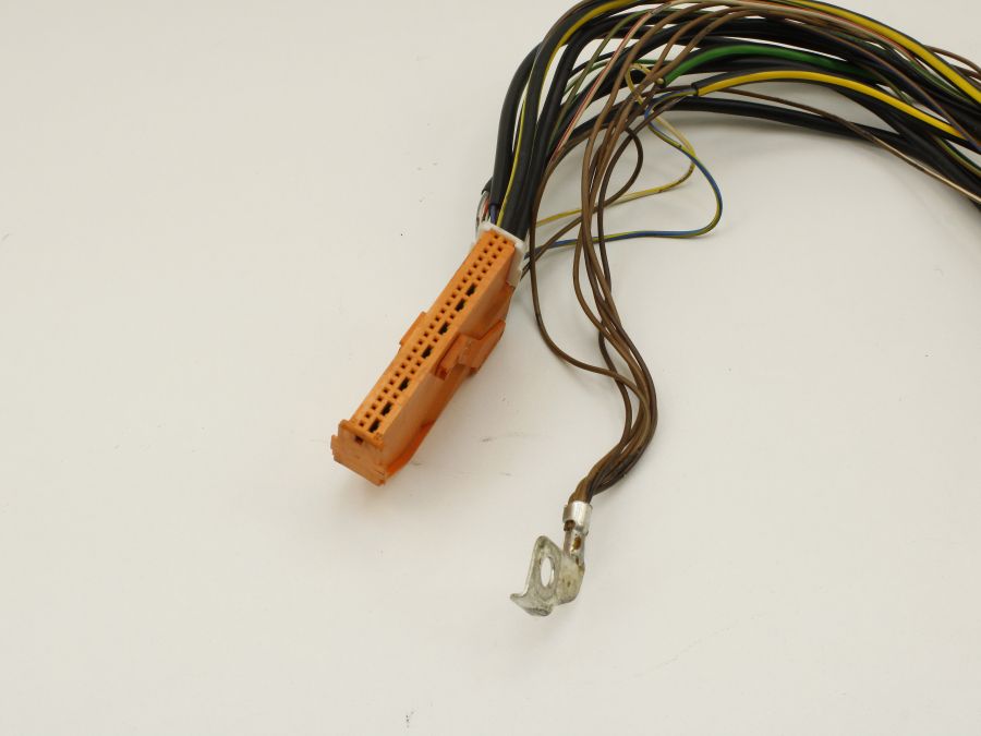 0018202126C H3T7G23BVP9C | Mercedes SL500 | R129 Safety sensor control unit wiring connector
