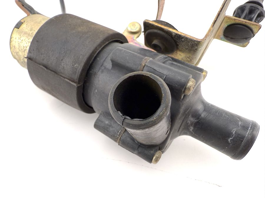 0018351064 | Mercedes SL500 | R129 Heater control valves water pump