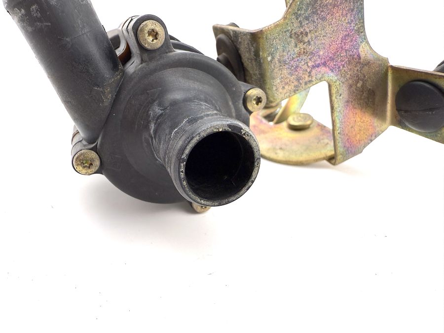 0018351064 | Mercedes SL500 | R129 Heater control valves water pump