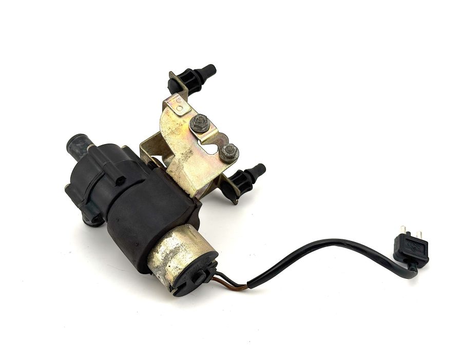 0018351064 | Mercedes SL500 | R129 Heater control valves water pump