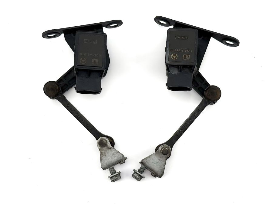 0025428818 | Mercedes SL500 | R230 Front suspension height level sensor