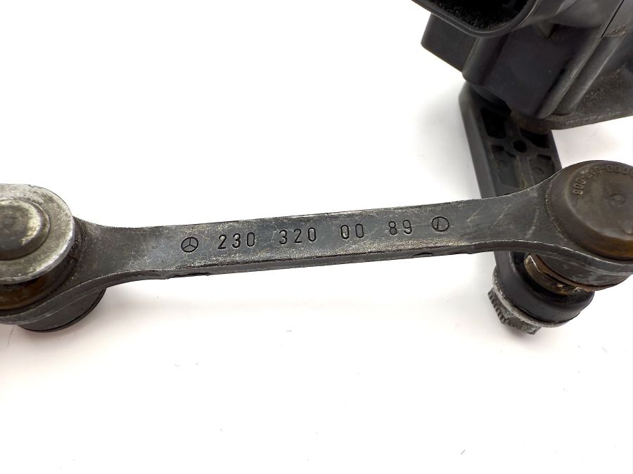0025428818 | Mercedes SL500 | R230 Front suspension height level sensor