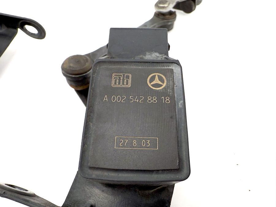 0025428818 | Mercedes SL500 | R230 Front suspension height level sensor