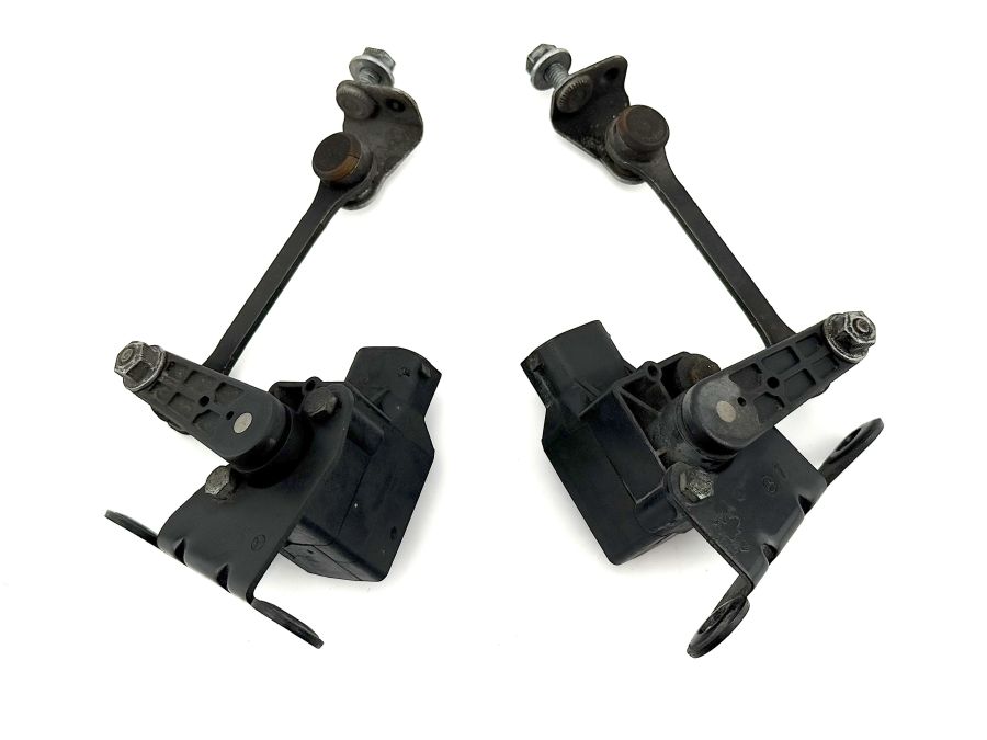 0025428818 | Mercedes SL500 | R230 Front suspension height level sensor