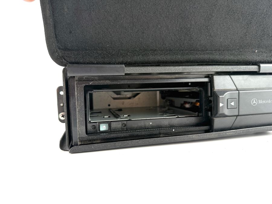 0028207989 0028208089 | Mercedes SL500 | R129 CD Changer