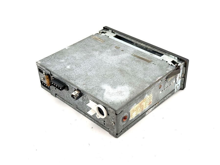 0028208686 | Mercedes 300SL-24 | R129 FM AM Audio radio player