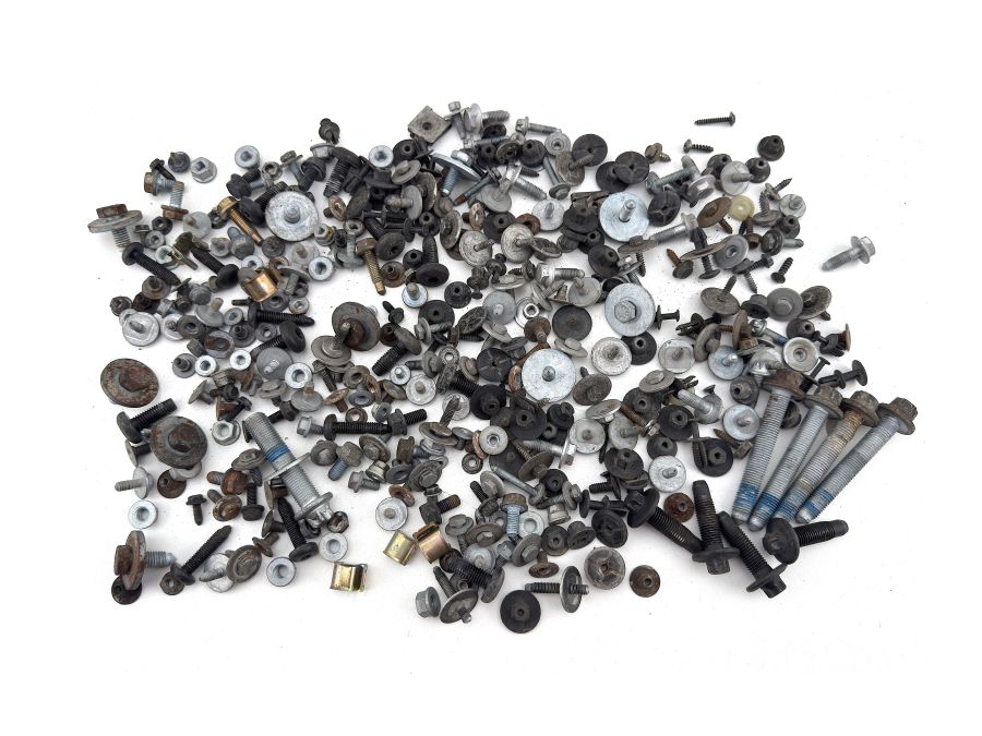 0029907422 1689840429 | Mercedes SL500 | R230 Exterior screws and rubber caps