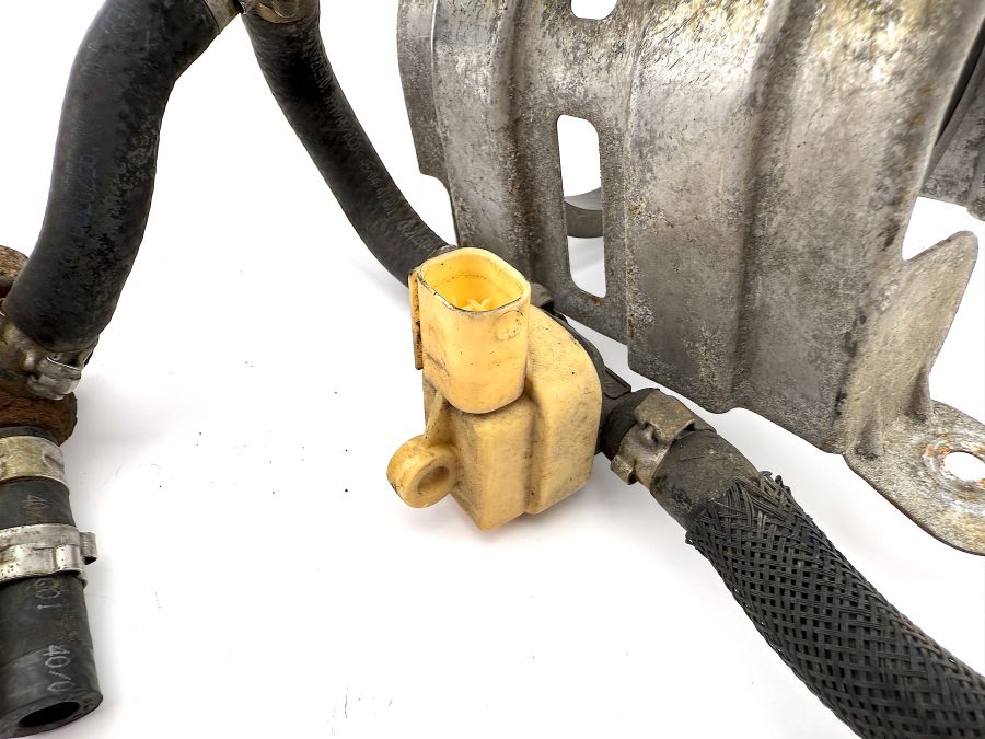 0035424818 2304760036 2304760332 | Mercedes SL55 | R230 Fuel pressure sensor with valve and bracket 0035424818 2304760036 2304760332 | Mercedes SL55 | R230 Fuel pressure sensor with valve and bracket