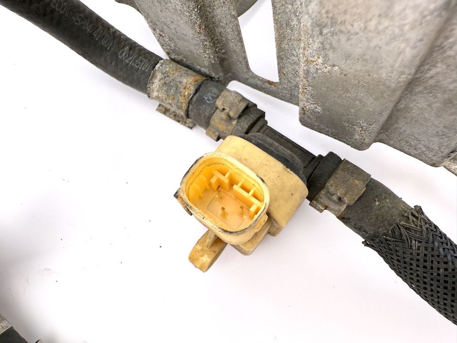 0035424818 2304760036 2304760332 | Mercedes SL55 | R230 Fuel pressure sensor with valve and bracket 0035424818 2304760036 2304760332 | Mercedes SL55 | R230 Fuel pressure sensor with valve and bracket