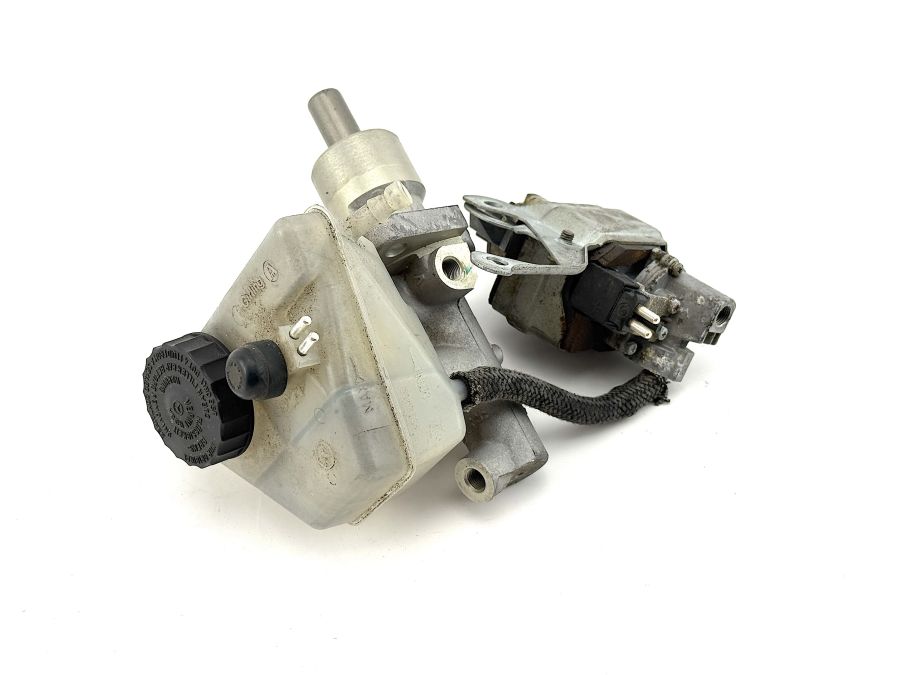 0044307501 0024310802 0004300432 | Mercedes 300SL-24 | R129 Brake master cylinder with pump