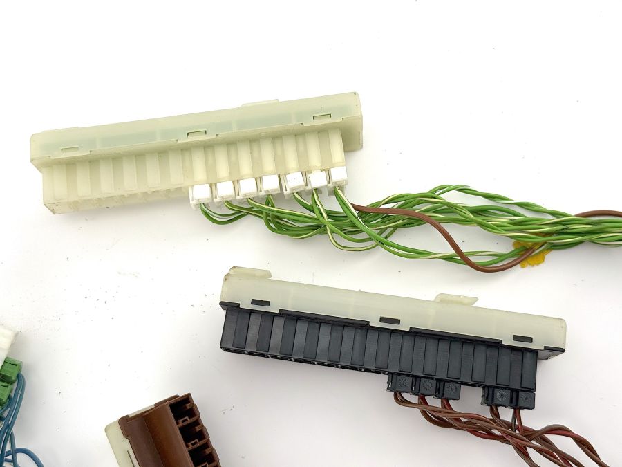 0045468140 0045468240 0045468040 | Mercedes E250 | W212 CAN bus wiring plug