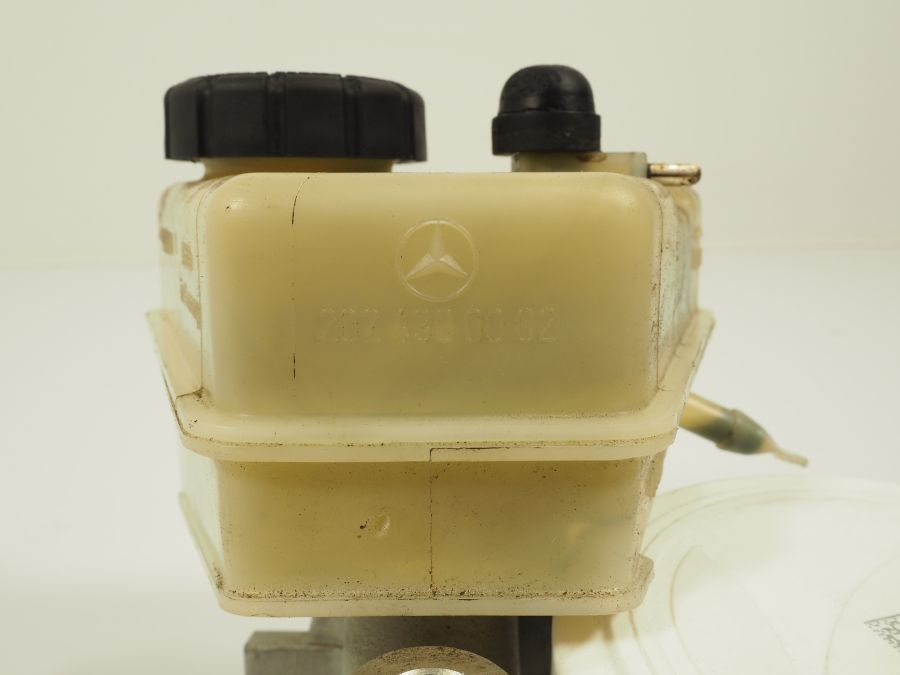 0054306501 0004300202 2024300002 | Mercedes SL500 | R129 Brake liquide container with main cylinder