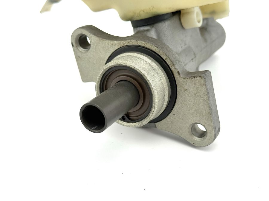 0054307801 0004300902 | Mercedes SL500 | R129 Brake liquide container with main cylinder