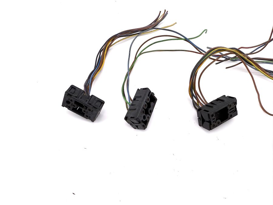 0135452328 0135453028 0195454328 | Mercedes SL500 | R129 Center console button connectors