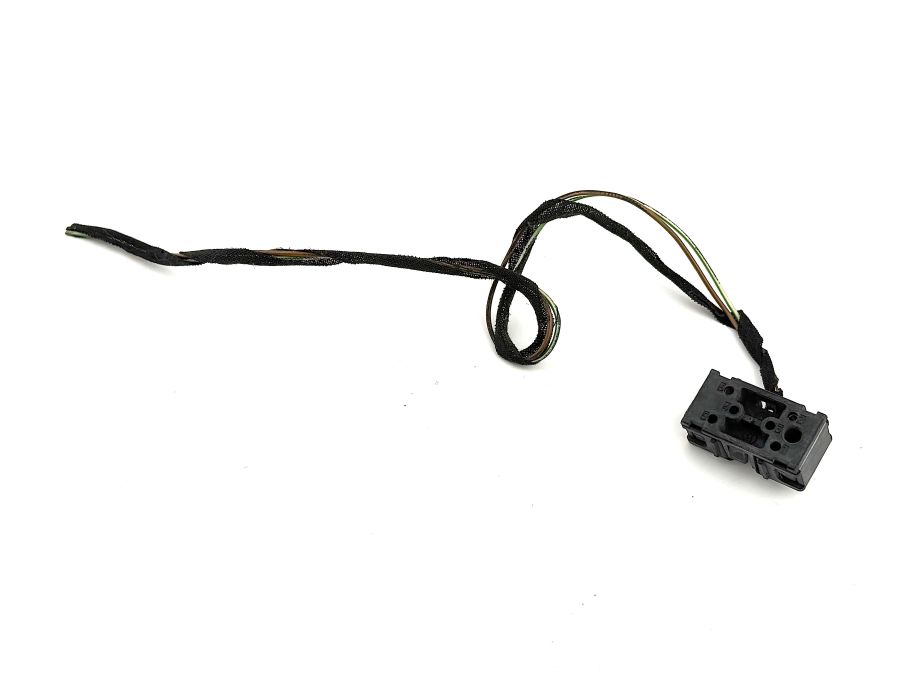 0135452328 1248203701 | Mercedes SL500 | R129 Anti theft alarm indicator wiring connector 0135452328 1248203701 | Mercedes SL500 | R129 Anti theft alarm indicator wiring connector