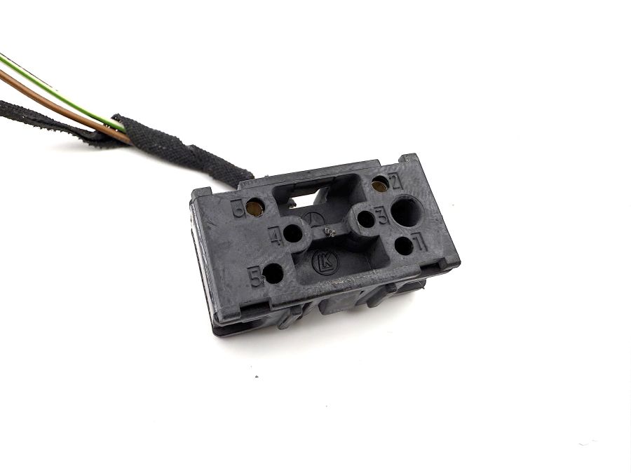 0135452328 1248203701 | Mercedes SL500 | R129 Anti theft alarm indicator wiring connector 0135452328 1248203701 | Mercedes SL500 | R129 Anti theft alarm indicator wiring connector
