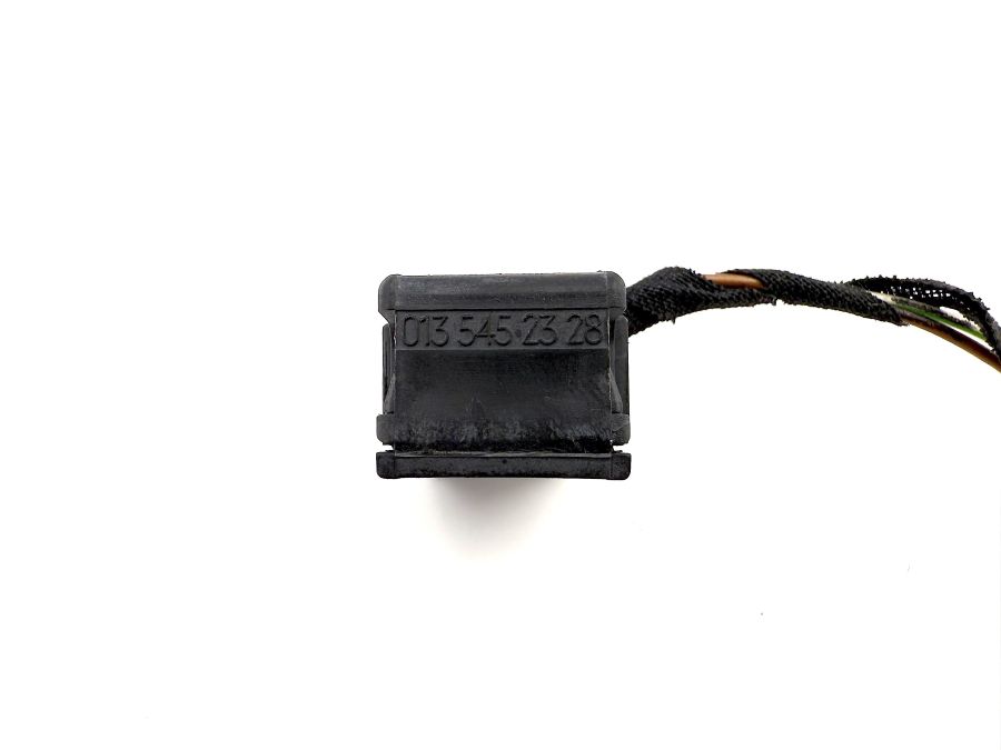 0135452328 1248203701 | Mercedes SL500 | R129 Anti theft alarm indicator wiring connector 0135452328 1248203701 | Mercedes SL500 | R129 Anti theft alarm indicator wiring connector