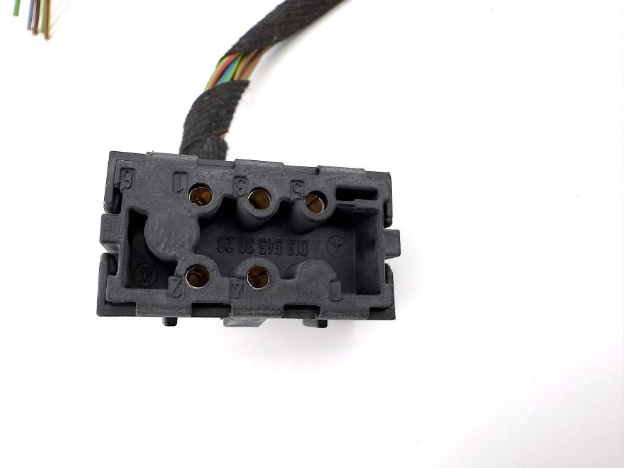 0135453028 1298212751 | Mercedes SL500 | R129 Trunk open and lift switch wiring connector 0135453028 1298212751 | Mercedes SL500 | R129 Trunk open and lift switch wiring connector