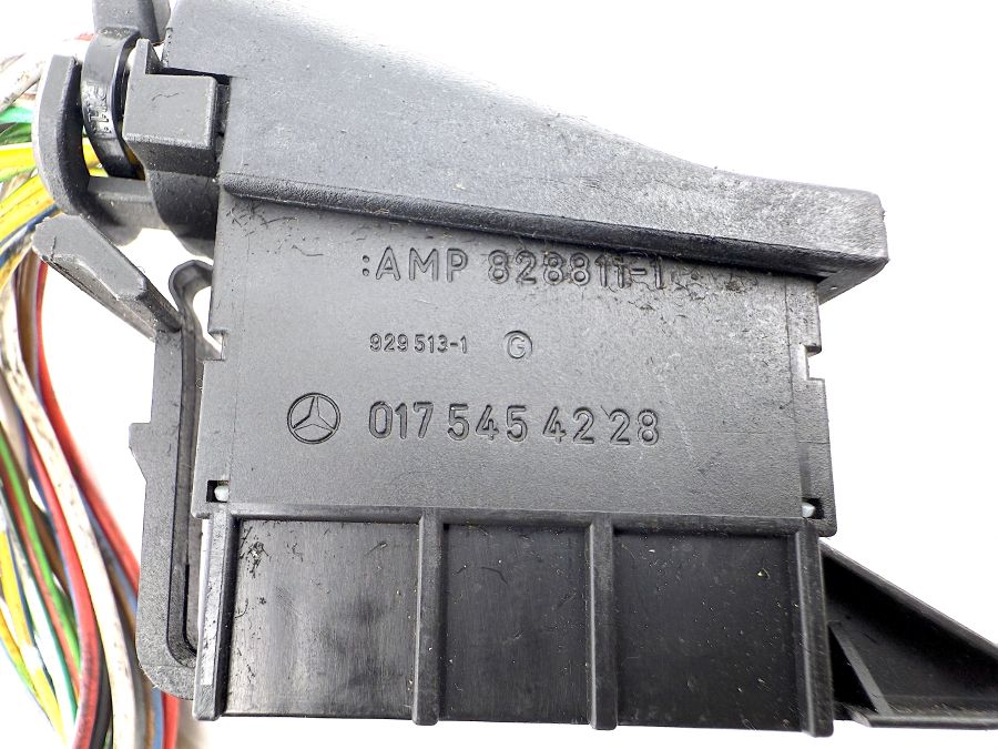 0175454228 0175454128 1298200926 | Mercedes SL500 | R129 Driver memory control unit wiring connector 0175454228 0175454128 1298200926 | Mercedes SL500 | R129 Driver memory control unit wiring connector