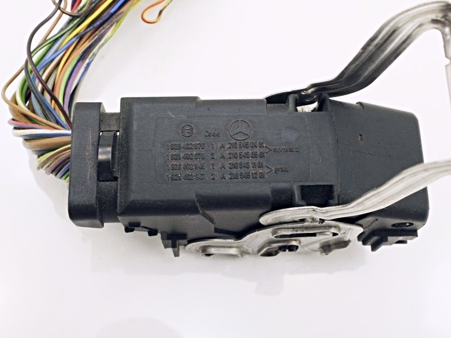 0215452432C 2105450481 2105450581 | Mercedes SL500 | R129 ECU engine control wiring connector