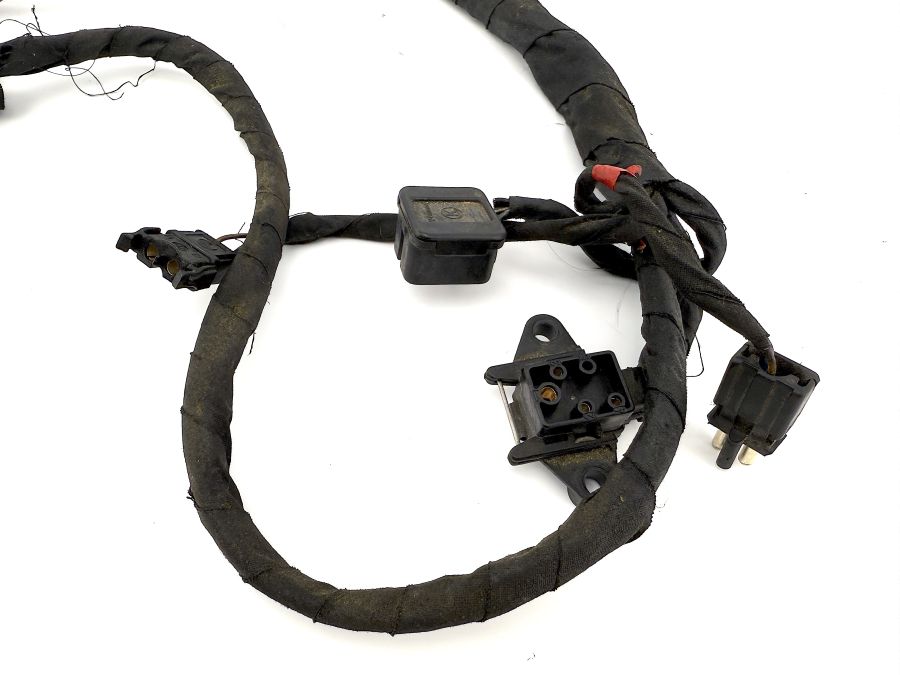 0225454528 0175459928 | Mercedes SL500 | R129 Windshield wiper motor wiring connector 0225454528 0175459928 | Mercedes SL500 | R129 Windshield wiper motor wiring connector