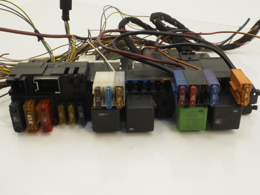 0265455332 0025452101 | Mercedes S500 | W220 Body fuse box control module 0265455332 0025452101 | Mercedes S500 | W220 Body fuse box control module
