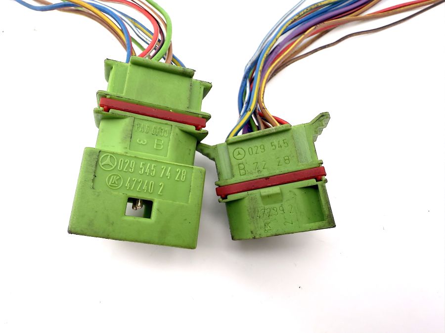 0295457228 0295457428 | Mercedes SL500 | R129 Wiring connector