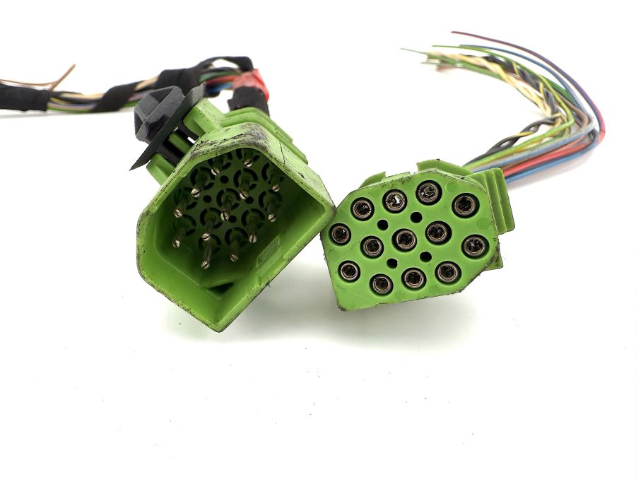 0295457228 0315459628 | Mercedes SL500 | R129 Wiring connector 0295457228 0315459628 | Mercedes SL500 | R129 Wiring connector